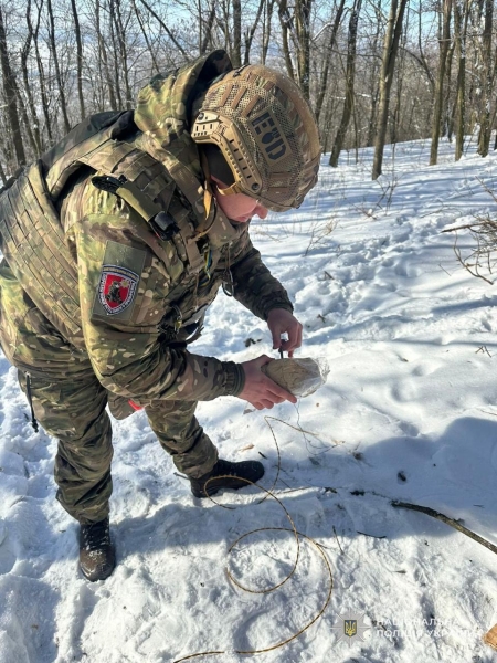 У Сумському районі вибухотехніки поліції знешкодили 50-кілограмову загрозу