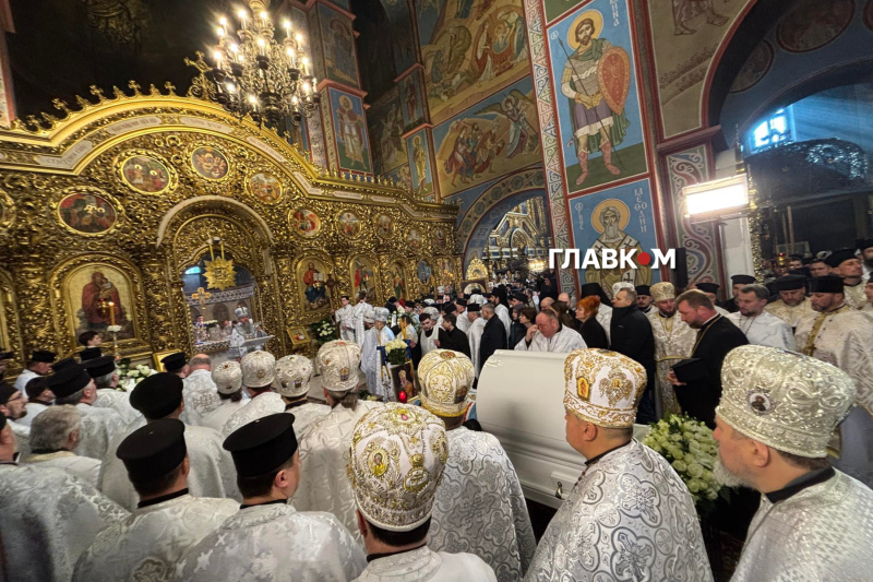 Україна попрощалася з Патріархом Філаретом. Церемонія поховання
