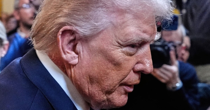 США знищили всі військові цілі на іранському острові Харк &mdash; Трамп