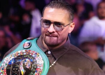 Усик готовий стати наставником Джошуа на шляху до світового титулу