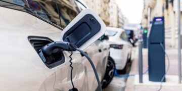 Американські автовиробники закликають заборонити китайські авто