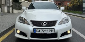 Капсула часу: за седан Lexus IS F 500 2009 року у Києві хочуть $72500 (ФОТО)