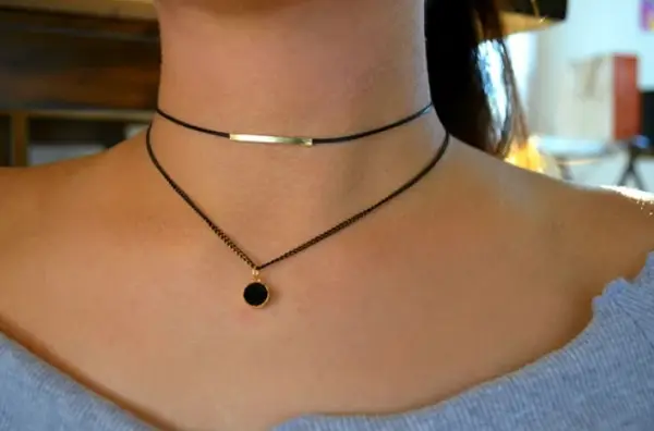 Шелковый шнурок с золотыми вставками