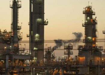 США намагаються впоратися з кризою на ринку енергоносіїв за допомогою іранської нафти, — ЗМІ