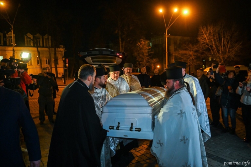 Прощання з Патріархом. Фоторепортаж із заупокійної літії у Михайлівському соборі