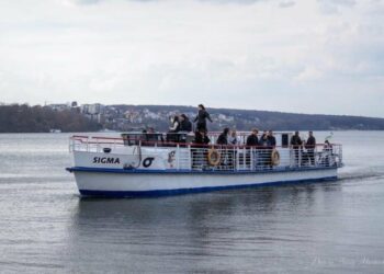 На Тернопільському ставі стартував сезон теплоходів: оприлюднено графік та ціни