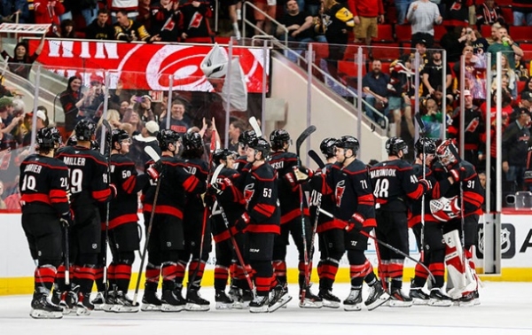 НХЛ: Коламбус обіграв Тампу, Кароліна - Піттсбург НХЛ: Коламбус обіграв Тампу, Кароліна - Піттсбург