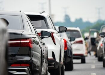 В Україні впав попит на вживані авто з США