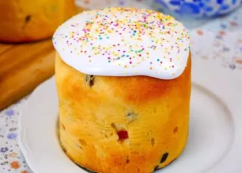 Пишна домашня паска до Великодня: перевірений рецепт