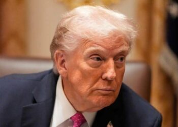 США знищили всі військові цілі на іранському острові Харк — Трамп