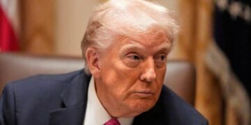 США знищили всі військові цілі на іранському острові Харк — Трамп