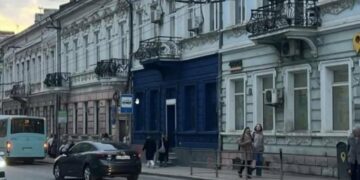 “Це ще не фінал”: підприємці пояснили скандальне фарбування будівлі у центрі Тернополя (відео)