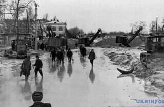 65-ті роковини Куренівської трагедії: як радянська влада намагалася приховати загибель сотень киян