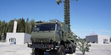 На окупованій Луганщині українські дрони знищили рідкісну російську станцію зв’язку Р-416Г-МС, – ВІДЕО