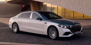 Лімузин Mercedes-Maybach S-Class отримав фейсліфтинг: що нового (ВІДЕО)