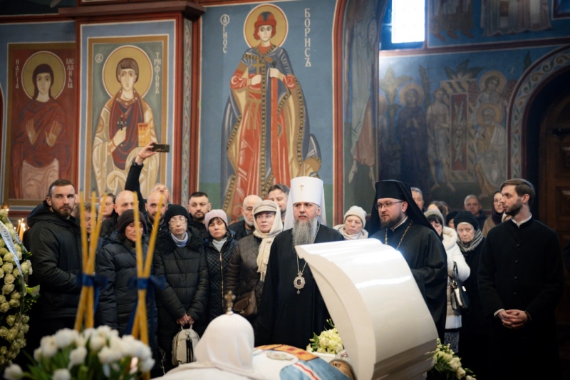 Президент попрощався з Патріархом Філаретом (фото)