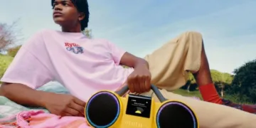 Жовтий пластик та дух 80-х: Philips відроджує культову серію Moving Sound