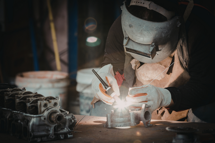 Ринок праці Хмельниччини: найбільше шукають продавців і водіїв