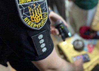 У Запоріжжі чоловік обманом виманив у військового понад 320 тисяч гривень