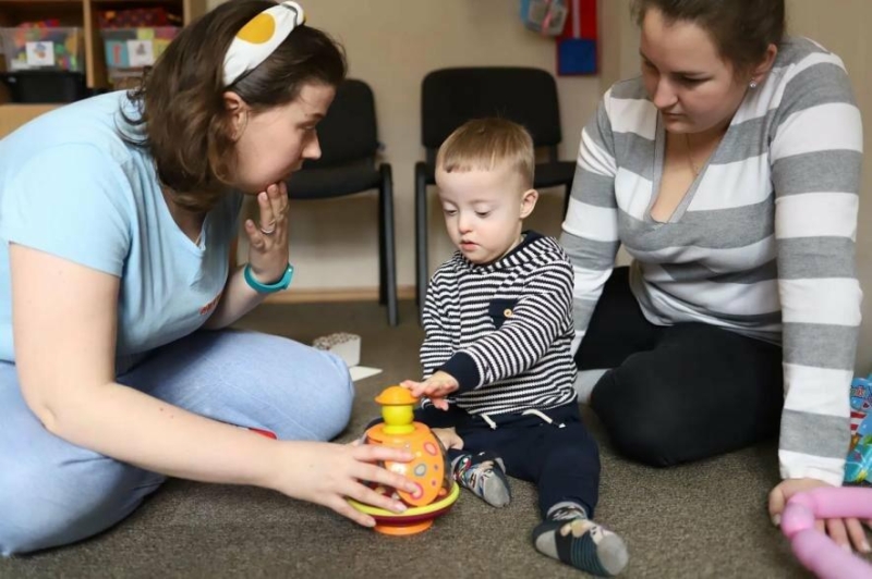 У Запоріжжі сім’ї з маленькими дітьми можуть безкоштовно отримати допомогу з розвитку