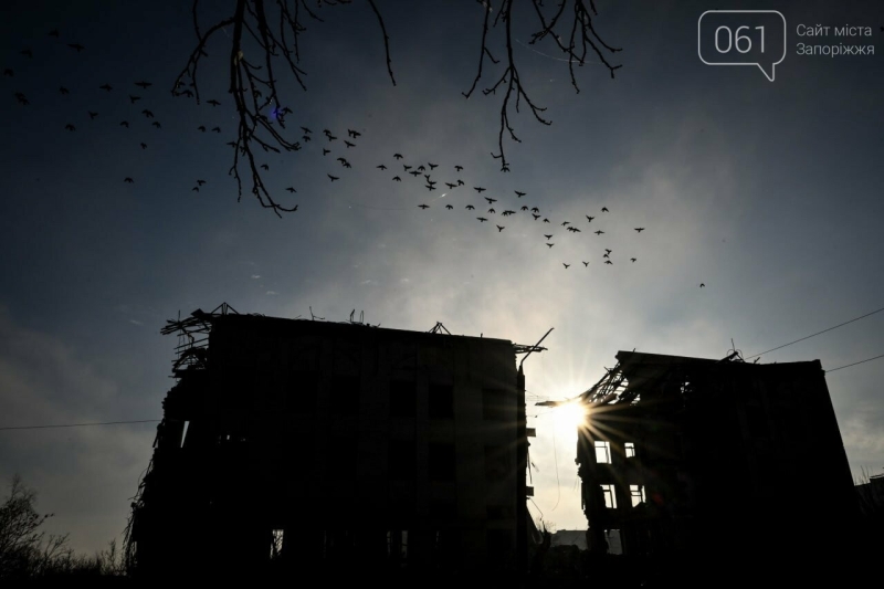 &laquo;Головне почути дрон раніше, ніж він тебе побачить&raquo;: як у зруйнованому Оріхові живуть люди, - ФОТОРЕПОРТАЖ