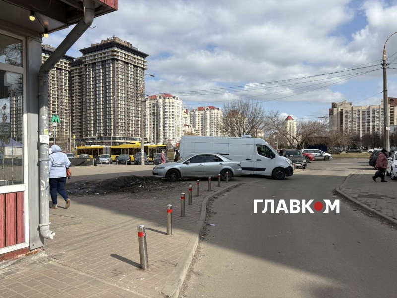 Рік після знесення МАФів. Що відбувається біля метро &laquo;Мінська&raquo; (фото)