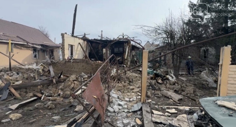 &laquo;Діти цілі, але в шоковому стані&raquo;: мешканець Запоріжжя розповів про ранкову атаку, яка вбила двох людей, двоє отримали поранення