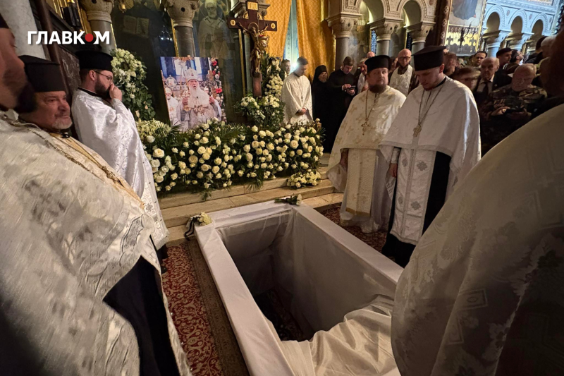 Україна попрощалася з Патріархом Філаретом. Церемонія поховання