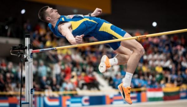 Дорощук виграв «золото» чемпіонату світу зі стрибків у висоту в приміщенні