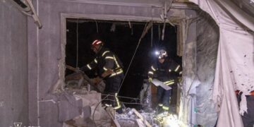 Уночі Росія атакувала багатоповерховий будинок у Харкові