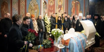 Президент попрощався з Патріархом Філаретом (фото)