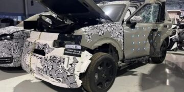 Новий Land Rover стане найдешевшим: з’явилися живі фото