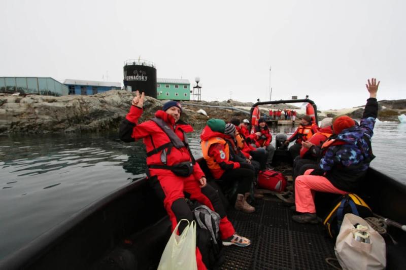 На станції "Академік Вернадський" завершилася перезмінка річних команд