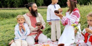 Та хіба ж хочеш, мусиш… Цієї ночі, о 3-й, стрілки годинника переводять на четверту годину