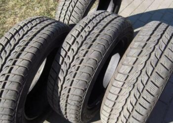 Зіпсуєте за літо: як правильно зберігати зимові шини, щоб не купувати нові