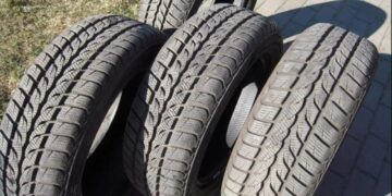 Зіпсуєте за літо: як правильно зберігати зимові шини, щоб не купувати нові