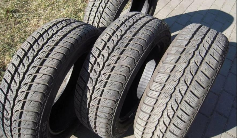 Зіпсуєте за літо: як правильно зберігати зимові шини, щоб не купувати нові