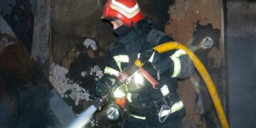 Нічна пожежа у Хмельницькому: рятувальники виявили тіло чоловіка