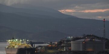 Європа вводить заборону на імпорт російського СПГ