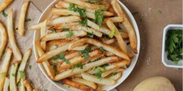 “Ніколи не мішайте картоплю, поки вона смажиться”: розсекречено лайфхак, як легко отримати хрустку скоринку