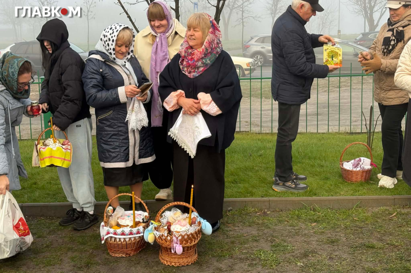 У Києві освячено перші Великодні кошики (репортаж)