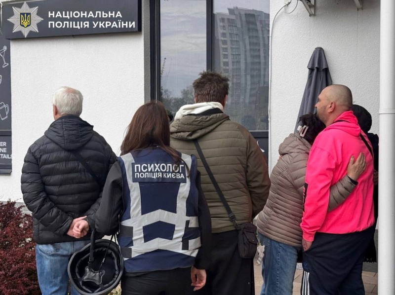 Обстріл столиці 16 квітня: поліція оприлюднила кадри з місць влучань