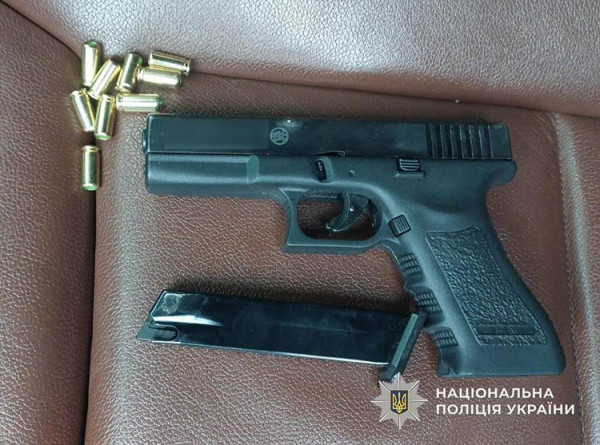 12 тис. доларів за &laquo;виїзд&raquo; до Молдови: у Дніпрі судитимуть організаторів незаконної схеми