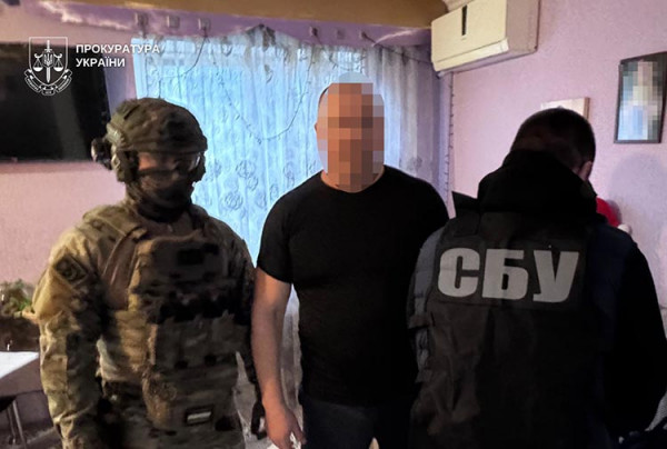 12 тис. доларів за &laquo;виїзд&raquo; до Молдови: у Дніпрі судитимуть організаторів незаконної схеми