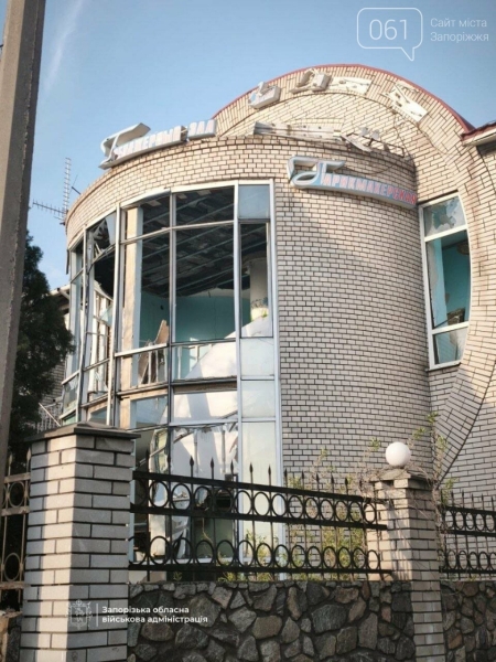 У Запоріжжі внаслідок авіаційної атаки кількість постраждалих зросла до трьох: перші фото з місця події