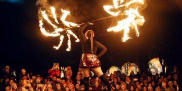 Магічні ельфи, феї та дракони: у Франківську відкрили Парк ліхтарів