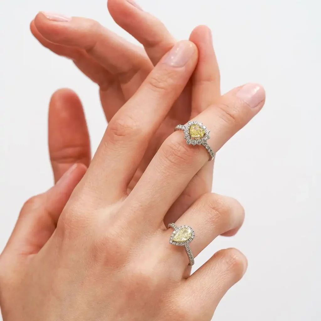 Ювелірні прикраси з дорогоцінним камінням