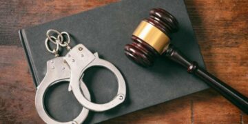 У Запоріжжі ґвалтівника засудили до 12 років тюрми за насильство над неповнолітньою