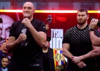 Ф’юрі зробив жорстку заяву про бій з Махмудовим