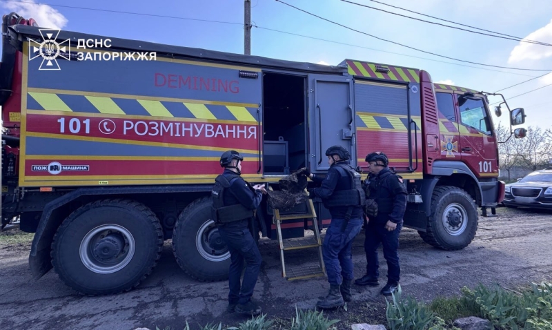 У Запоріжжі рятувальники вилучили залишки снаряду від РСЗВ, &ndash; ВІДЕО